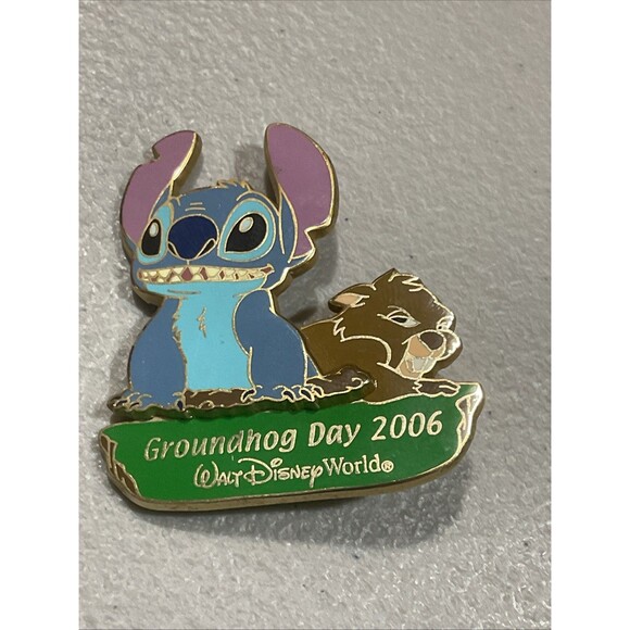 Vintage 2006 Disney Pin Limited To 2,000 Pieces - Picture 1 of 3